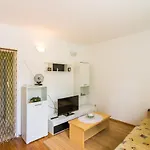 Apartament Sany *